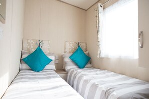 3 bedrooms, iron/ironing board, travel crib