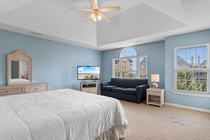 6 bedrooms, iron/ironing board, free WiFi, bed sheets