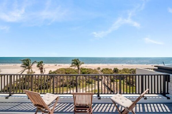 Property grounds - Compass Point #133 is a 2/2 + a Den Vacation Rental on Sanibel Island (Sanibel)
