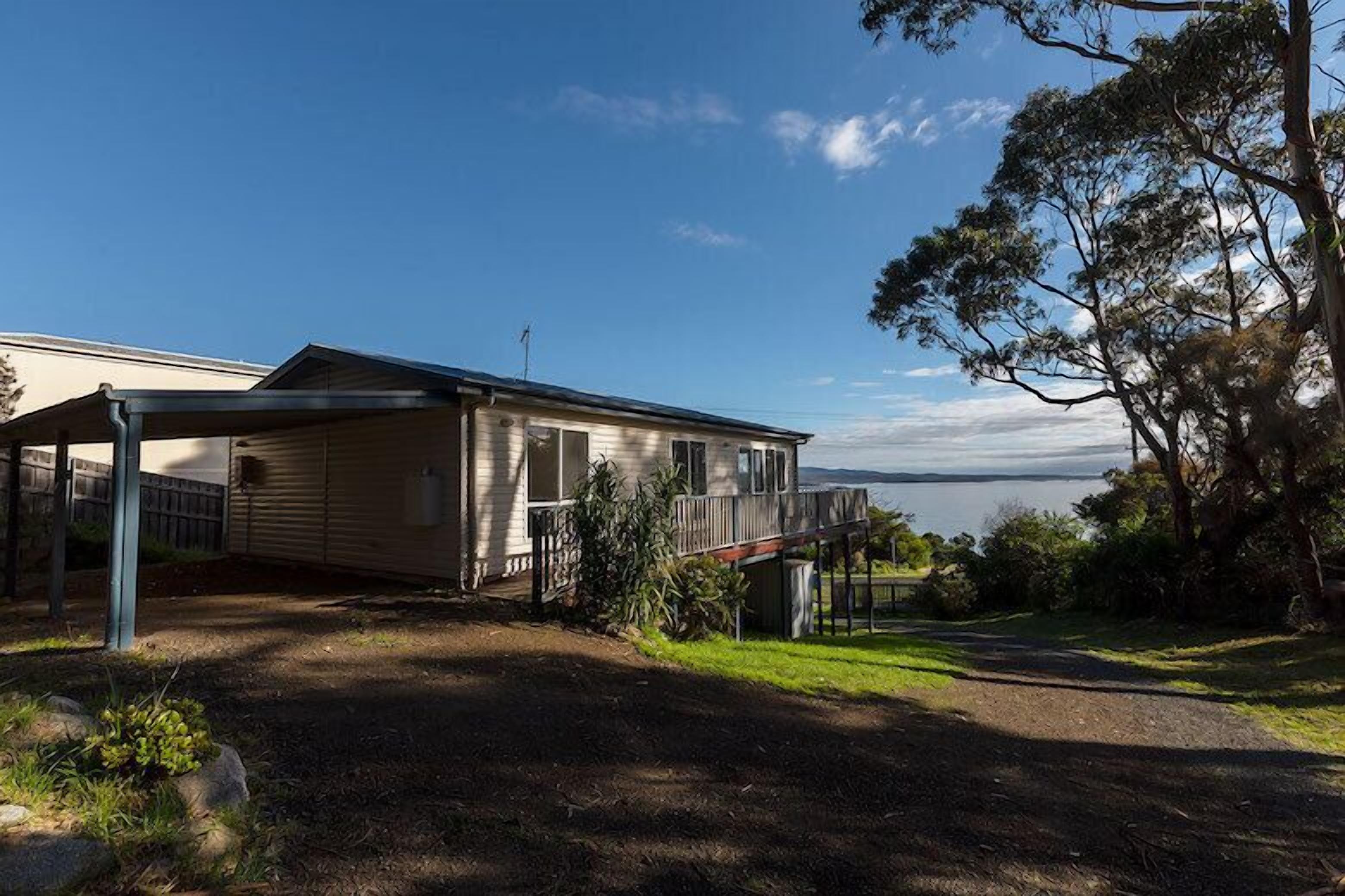 Front Row Beachfront — image 20