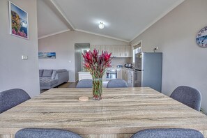 Interior - Front Row Beachfront (Binalong Bay)