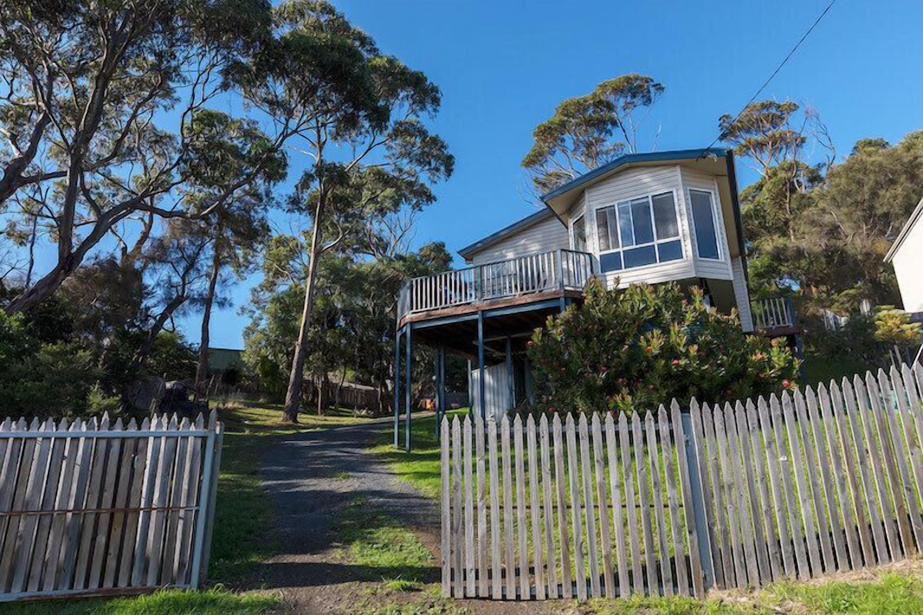 Front Row Beachfront — image 19