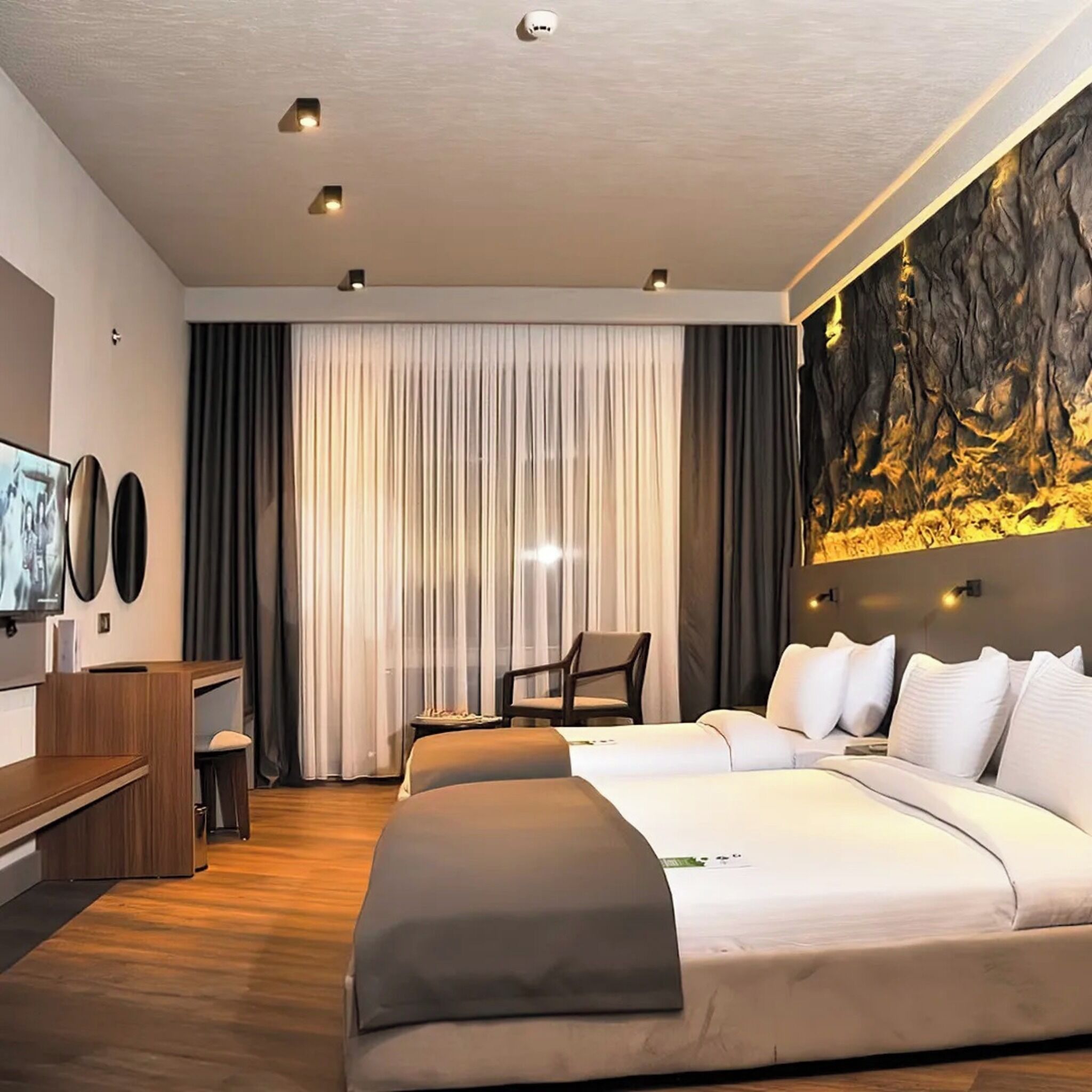 Premium bedding, Select Comfort beds, minibar, in-room safe
