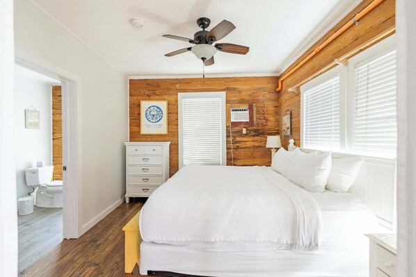 4 chambres, fer et planche à repasser, Wi-Fi, draps fournis