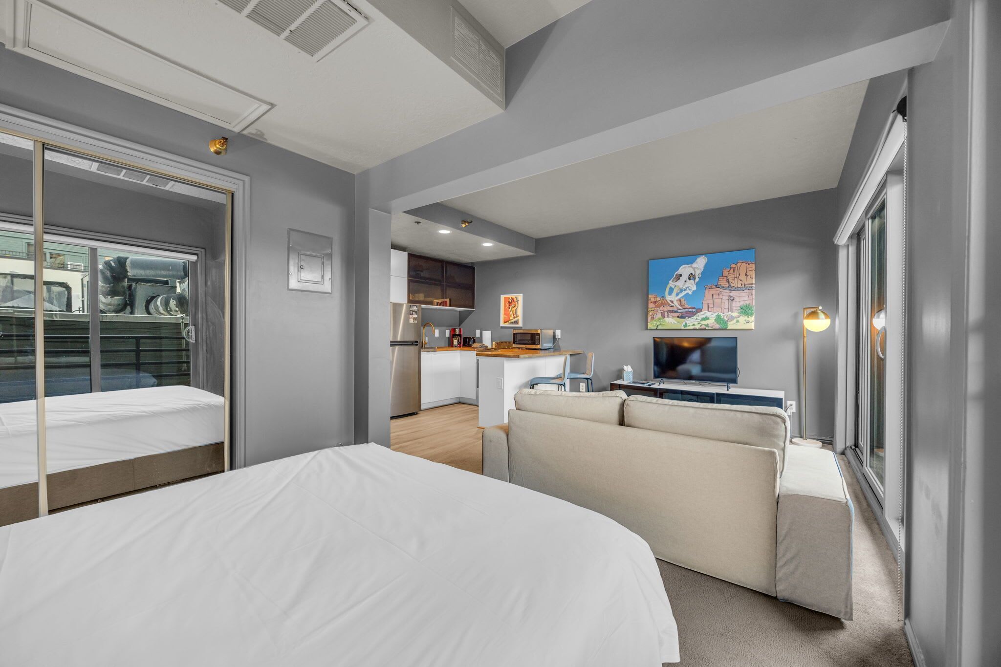 Iron/ironing board, WiFi, bed sheets