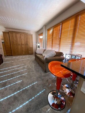 Luokittelematon kuva, 5 kautta 24, painike