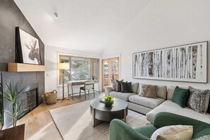 Télévision, cheminée