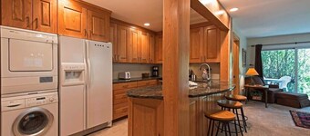 Ski-in/out 2 BDR Condo in the Heart of the Action!