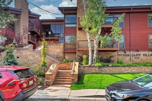 Exterior - Stunning Location - 2BDR Condo Retreat! (Park City)