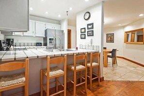 Fridge, microwave, oven, stovetop - Stunning Location - 2BDR Condo Retreat! (Park City)