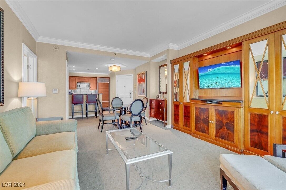 42-英寸纯平电视 （配备有线频道）、电视