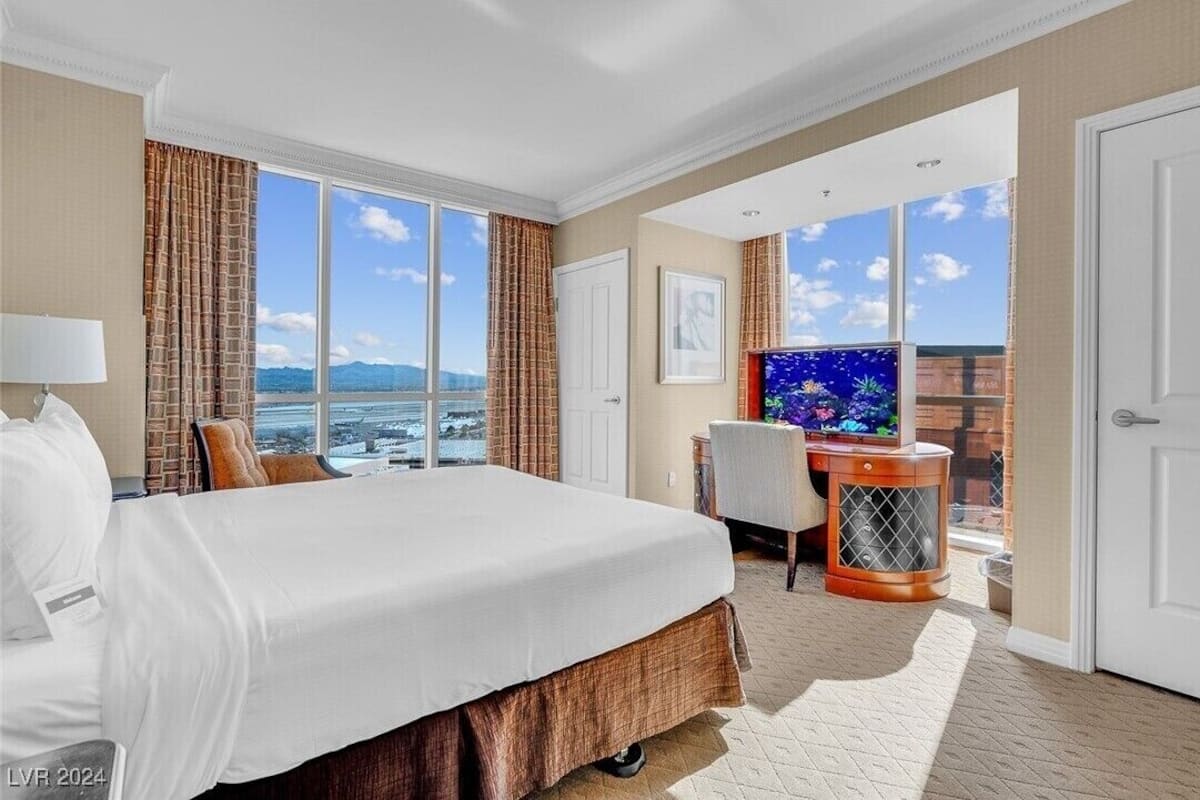 1 bedroom, in-room safe, individually decorated, individually furnished