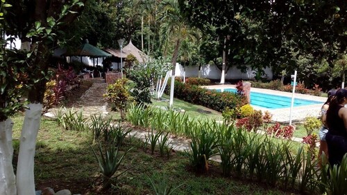 Hermosa Villa con piscina privada cerca de Medellín