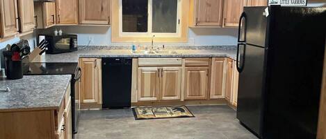 Refrigerador, microondas, horno, placa de cocina