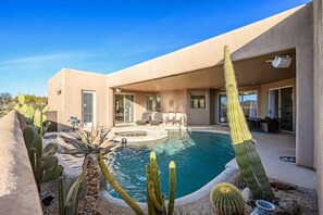 Pool - Serenity Peaks- Gorgeous Pet Friendly Villa in Scottsdale with Pool, Spa, and Bi (Scottsdale)