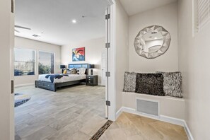 3 habitaciones, escritorio, tabla de planchar con plancha y wifi 