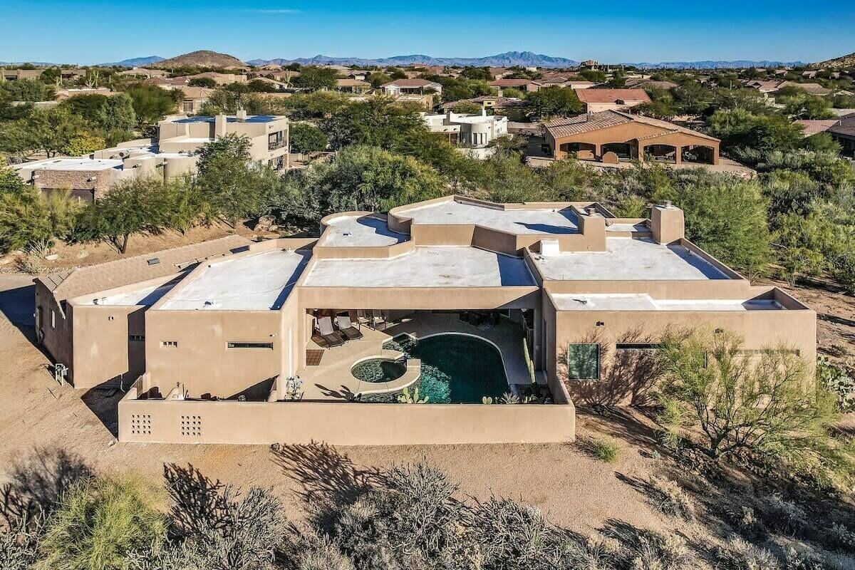 Serenity Peaks- Gorgeous Pet Friendly Villa in Scottsdale with Pool, Spa, and Bi