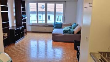 Căn hộ, nhiều giường | 1 phòng ngủ, bàn ủi/dụng cụ ủi quần áo