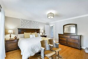 3 camere, una scrivania, ferro/asse da stiro, Wi-Fi gratuito