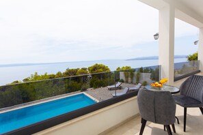 Familienvilla | Blick vom Balkon