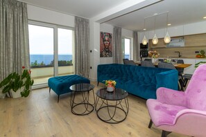 Familienvilla | Wohnbereich | Fernseher