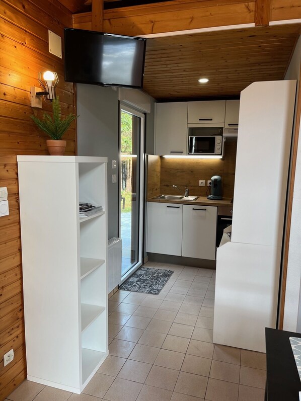 Fridge, microwave, oven, stovetop - Chalet Capucine 1 in the heart of the Vosges mountains (Gérardmer)