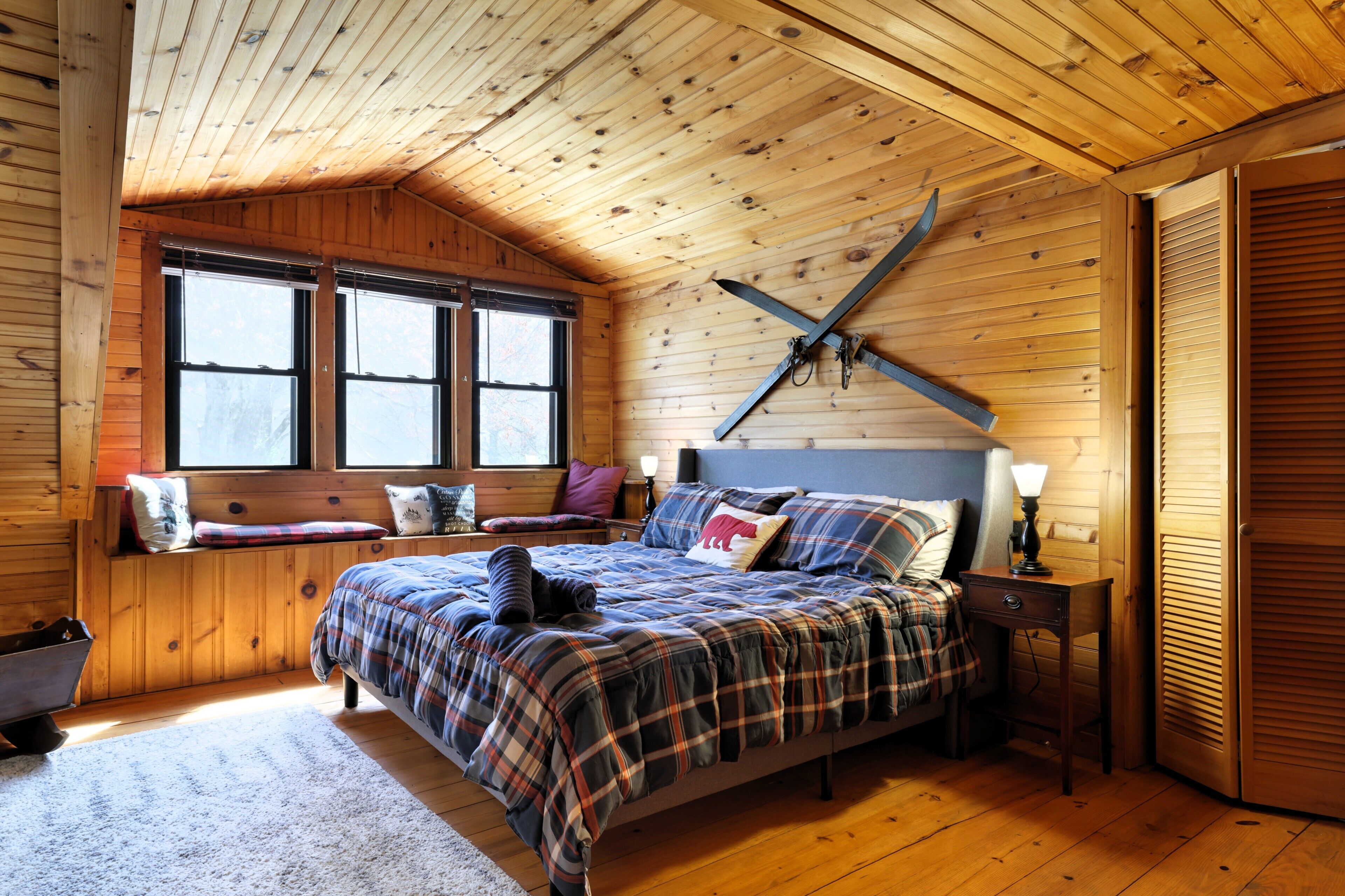 4 Schlafzimmer, Schreibtisch, Bügeleisen/Bügelbrett, Reisekinderbett