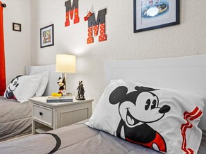 5 chambres, fer et planche à repasser, lit parapluie, Wi-Fi gratuit