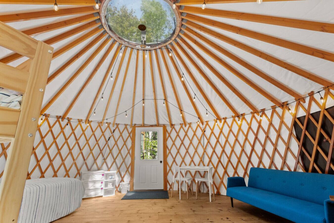 4 bedrooms, desk, iron/ironing board, WiFi