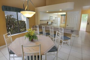 Dining - Right outside of Disney World. (Kissimmee)