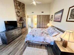 2 habitaciones, escritorio, tabla de planchar con plancha y wifi gratis 
