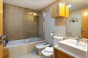 Bathtub, hair dryer - Cabanas Gardens, 6px, terrace and barbecue (Cabanas de tavira)