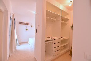 3 chambres, fer et planche à repasser, Wi-Fi gratuit, draps fournis