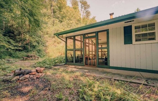 Exterior - Misty Mountain Escape (Gatlinburg)