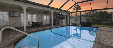 Outdoor pool, a heated pool