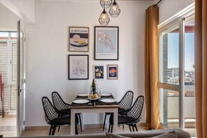 Dining - Apartment in the city center! (Faro)
