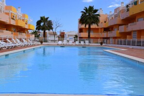 Pool - Big & nice pool, cozy apartment! (Cabanas de tavira)