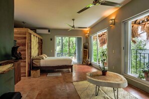 Ensemble douche/baignoire, sèche-cheveux, serviettes fournies, savon