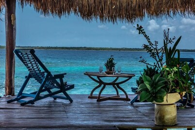 PICTUREQUE VILLA IT'S OWN PRIVATE COVE LAKE DOCK Palapa Swings Kayaks SUP Boards