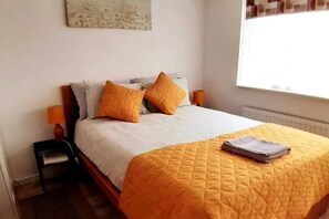 4 Schlafzimmer, Bügeleisen/Bügelbrett, kostenloses WLAN, Bettwäsche