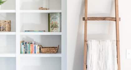 Candy Apple: Family Friendly Downtown LYH Getaway