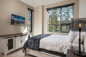 3 chambres, lit de bébé portatif, Wi-Fi, literie fournie