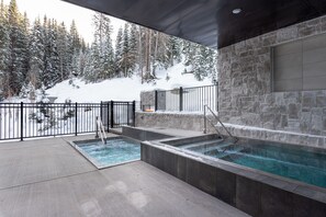 Ulkouima-allas, lämmitetty uima-allas