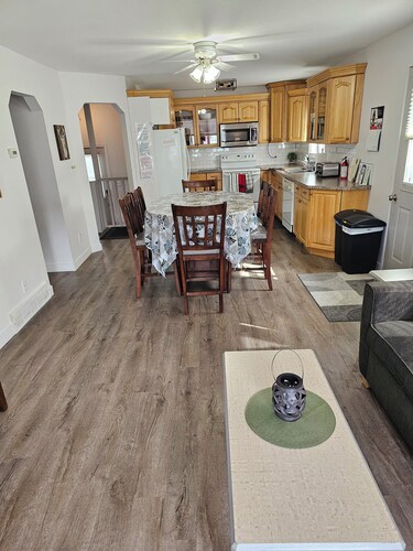 Charming Home on 1.3 acres with RV parking