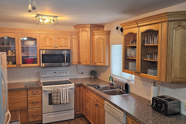 Frigorífic, microones, forn i placa de cuina