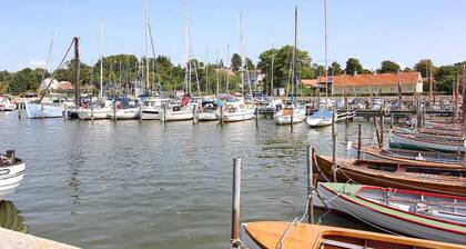 4 bedroom awesome home in Løgstrup