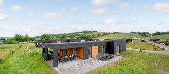 4 bedroom awesome home in Løgstrup