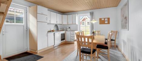 Kühlschrank, Herdplatte, Geschirrspüler