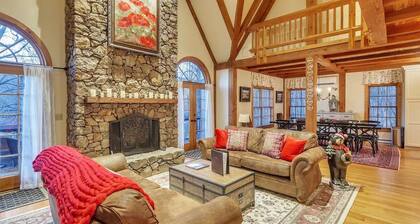 Luxe Private Getaway in the Heart of Wintergreen!