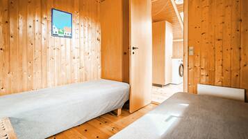 3 bedrooms, travel crib, free WiFi